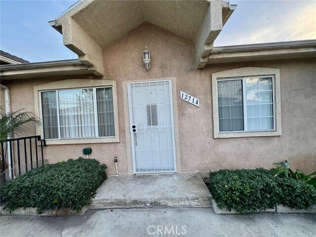 Building Photo - 12714 Vanowen St