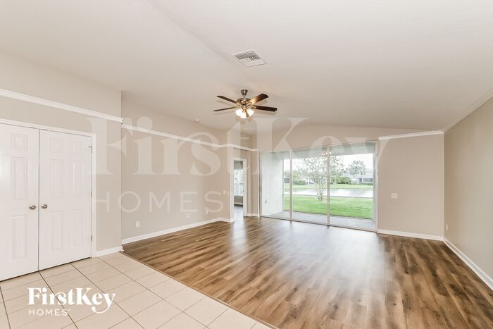 Building Photo - 5825 100th Ave E