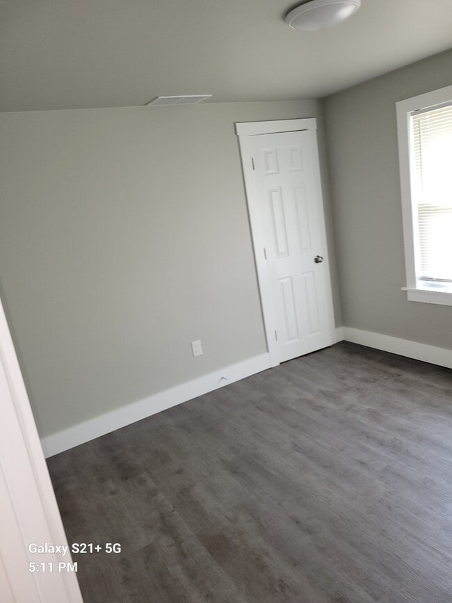 Building Photo - 109 Church St