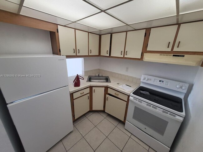 Building Photo - 801 NW 47th Ave