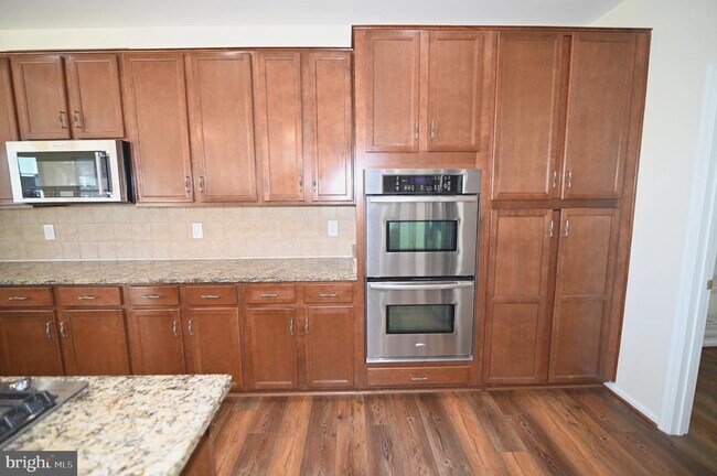 Building Photo - 7001 Chaptico Ct