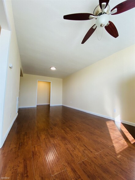 Living Room - San Leandro Apartments