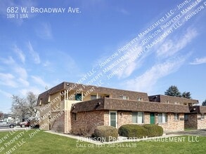 Building Photo - 682 W Broadway Ave