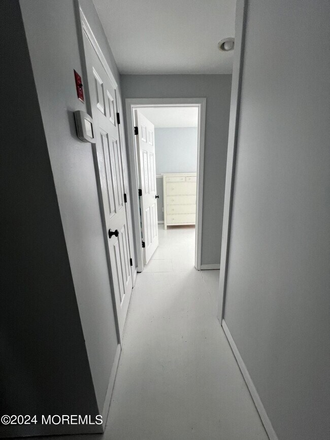 Building Photo - 509 Riverwood Park