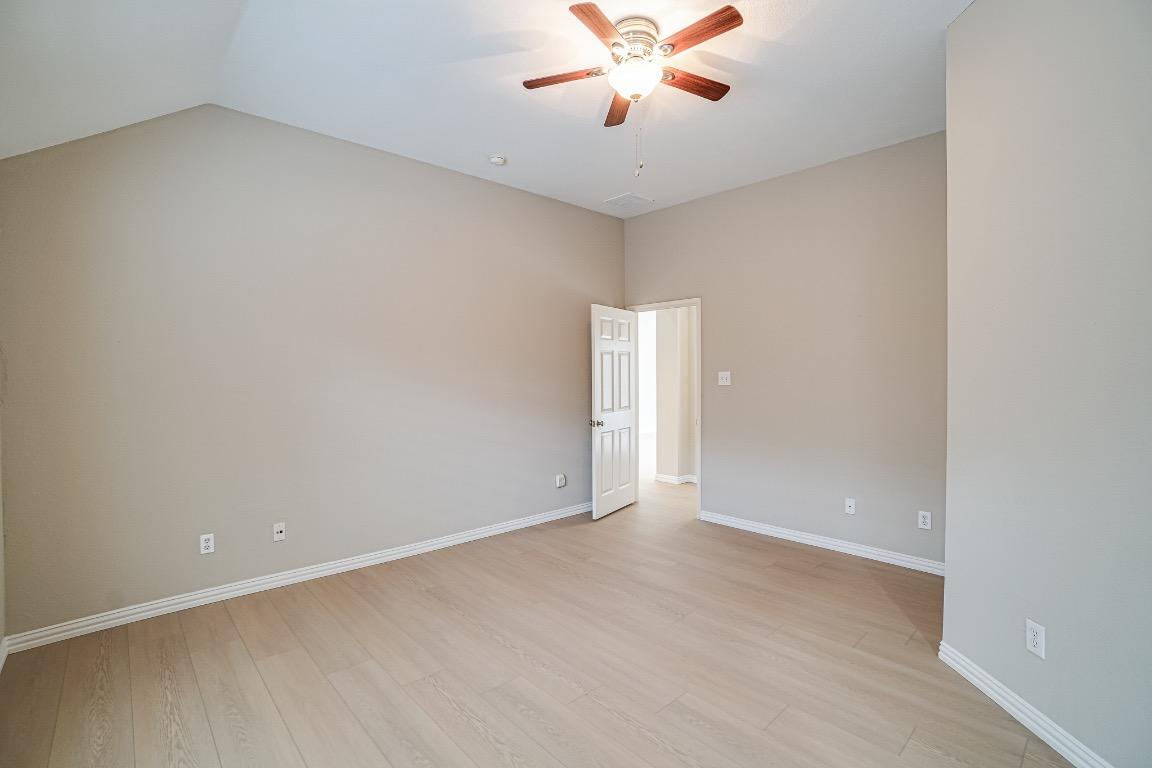 Building Photo - 9142 Crenshaw Ln