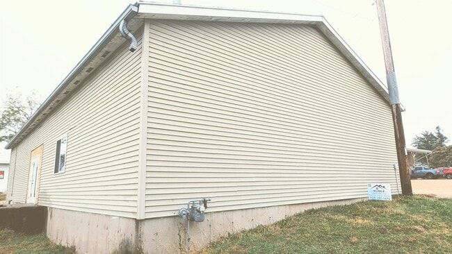 Building Photo - 110 F S Dr