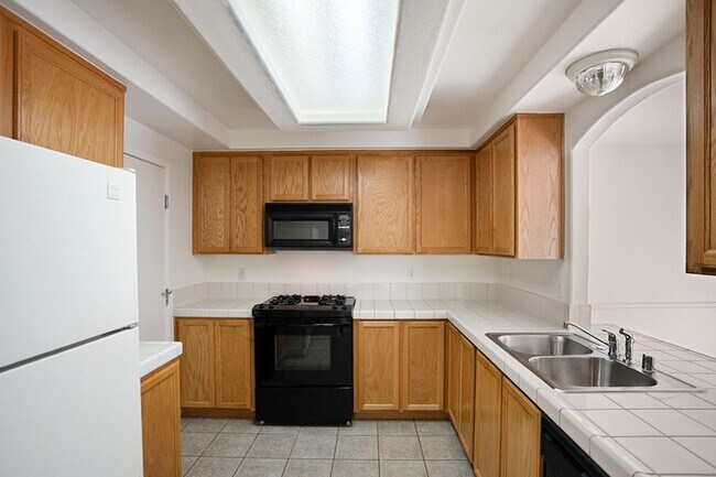 Building Photo - 3 Bed South Las Vegas Pool Home