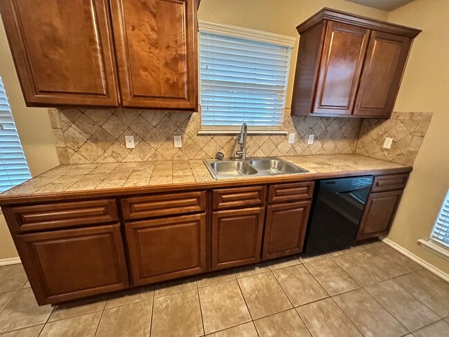 Building Photo - 3 Bed, 2 Bath Home for Rent in Piedmont