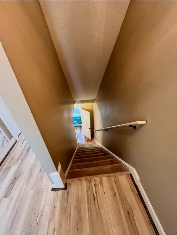 Building Photo - 367 Mainsail Dr