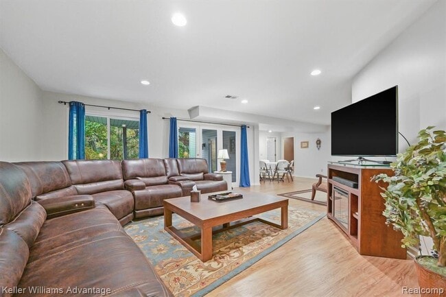 Building Photo - 2819 Monte Vista Ave