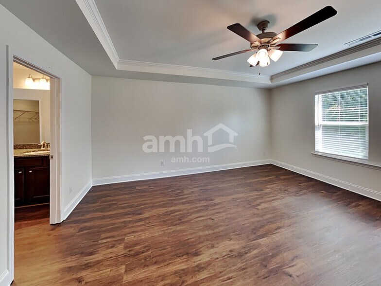 Building Photo - 5924 Hagar Vly Dr