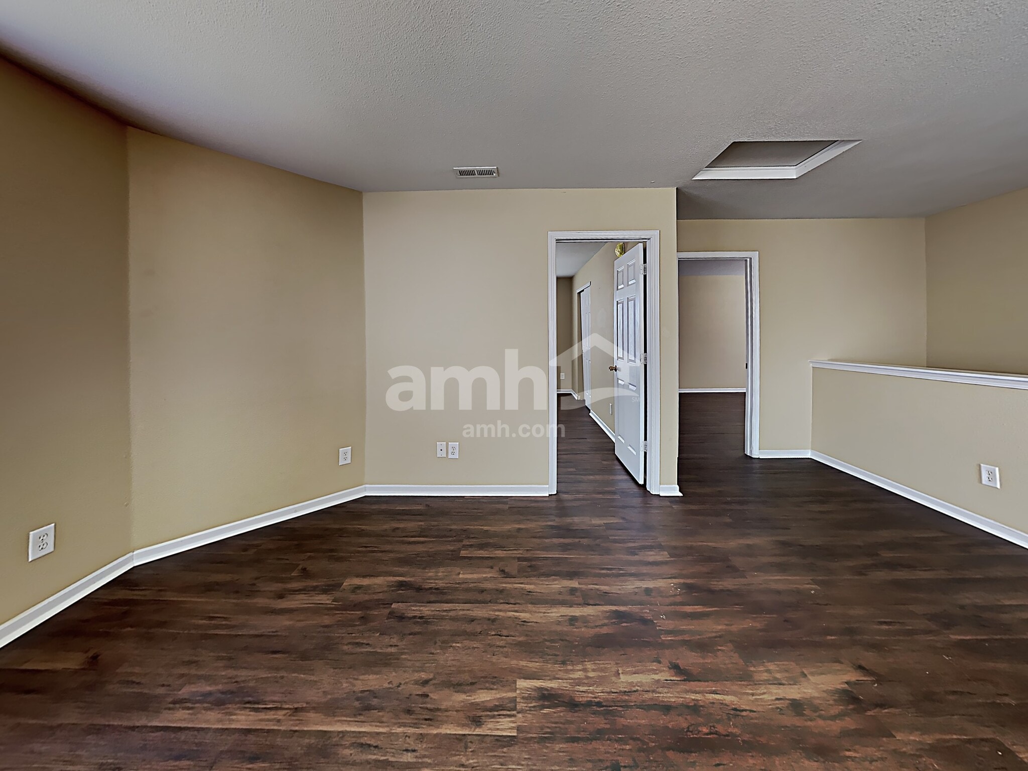 Building Photo - 502 Bourneside Dr