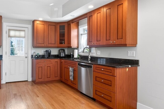 Building Photo - 170 W 3rd St