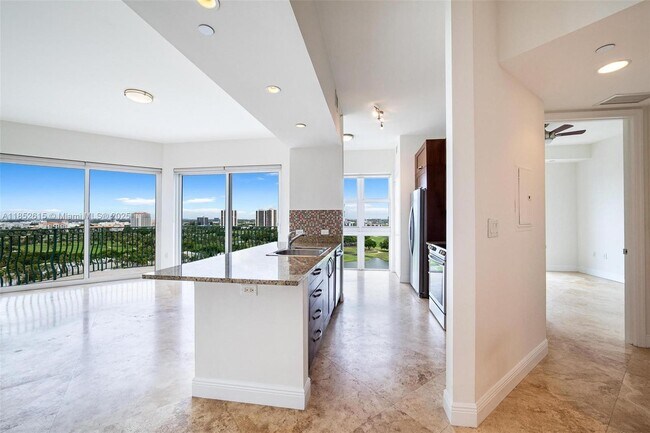 Building Photo - 20000 E Country Club Dr