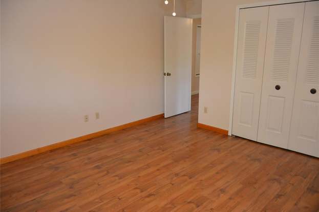 Building Photo - 493 Meadowood Blvd