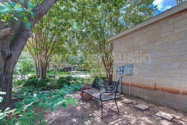 Building Photo - 2300 Garrett Cove
