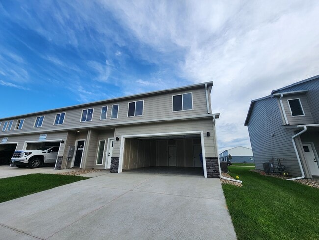 Building Photo - Brand new Townhome for rent!