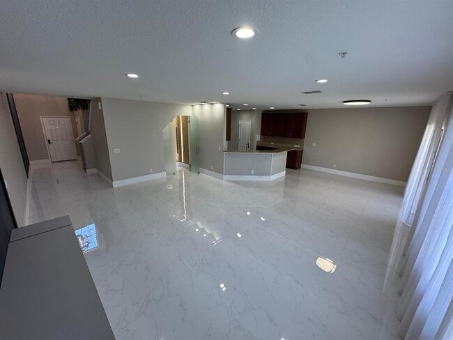 Building Photo - 2091 Bent Grass Ave