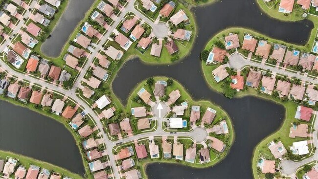 Building Photo - 10792 Queen Palm Ct