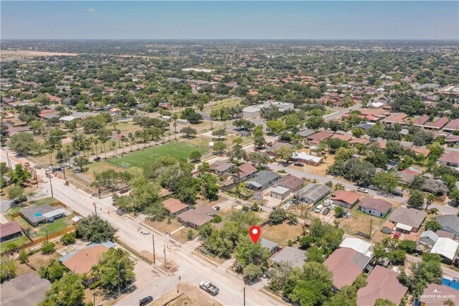 Building Photo - 25 Quince Ave