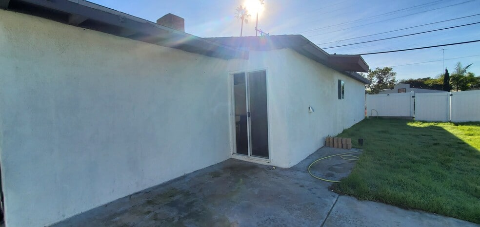 Building Photo - 3822 Conrad Ave