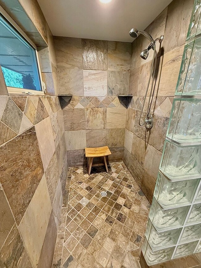 Building Photo - 4 Bedroom Home in Awbrey Butte Neighborhood – Unfurnished, Short Lease