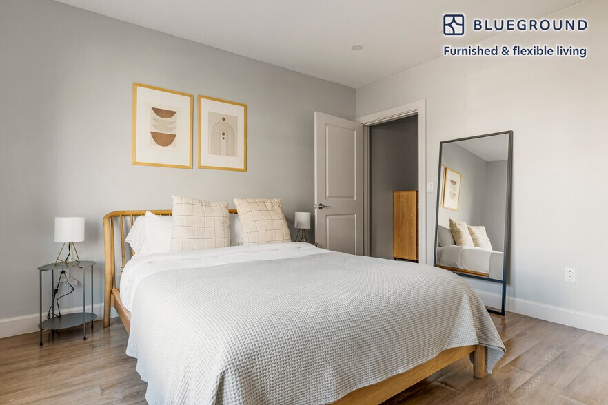 Building Photo - 33 Rogers St