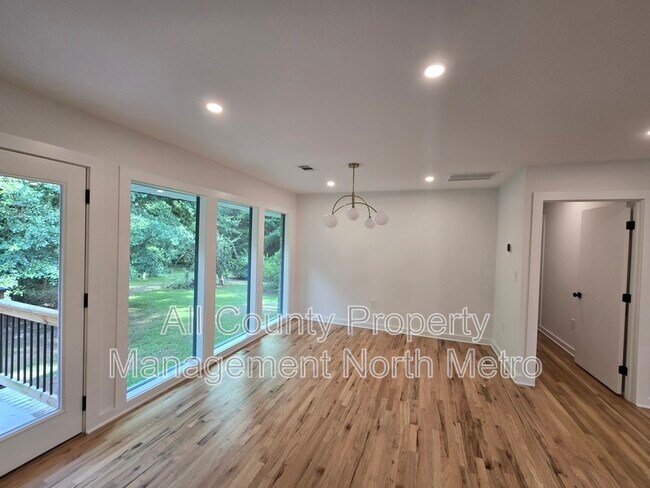 Building Photo - 4335 King Springs Rd SE