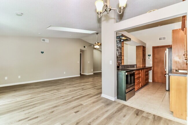 Building Photo - 12219 Hidden Brook Dr