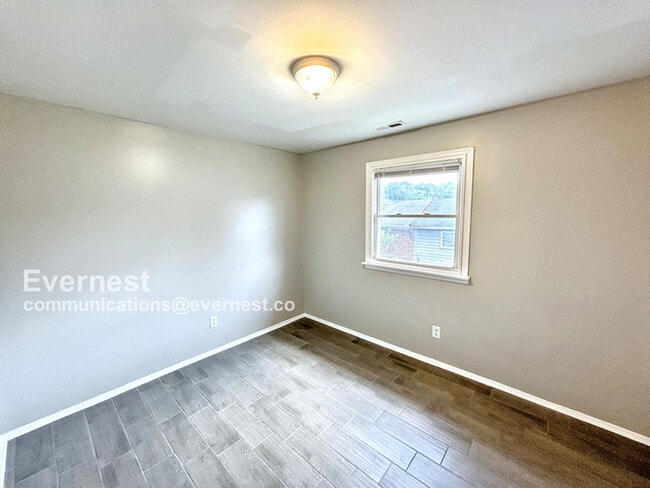 Building Photo - 1319 Minefee St