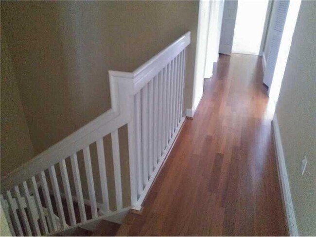 Building Photo - 6920 Julia Gardens Dr