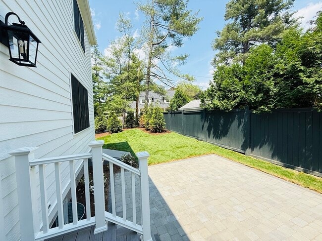 Building Photo - 67 Overbrook Dr