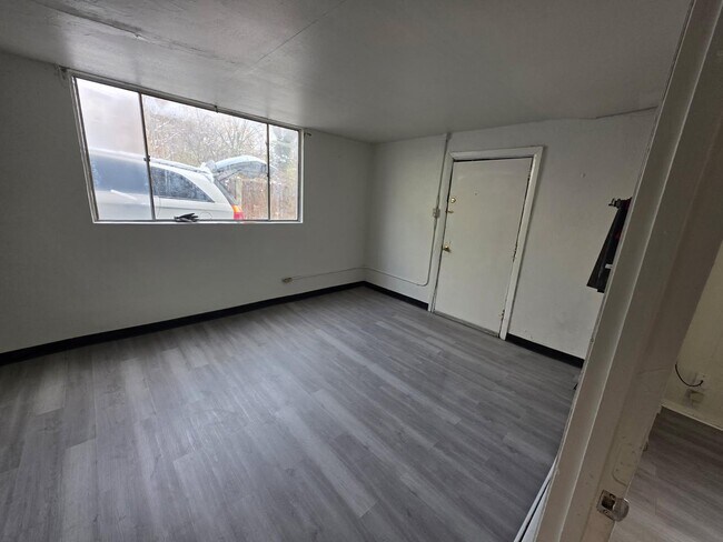 Building Photo - 1815 Cleveland Ave