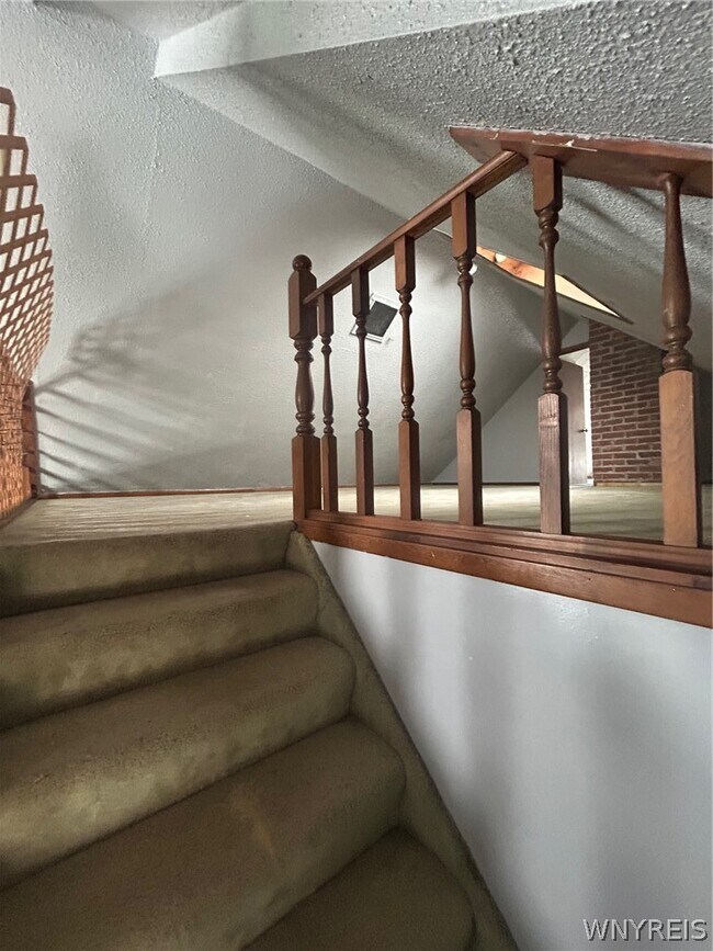 Building Photo - 34 Sandrock Rd