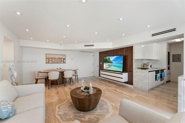 Building Photo - 5900 Collins Ave