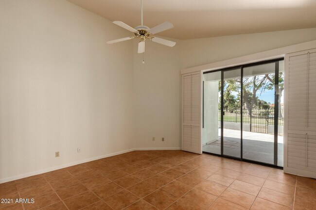 Building Photo - 4734 N Brookview Terrace