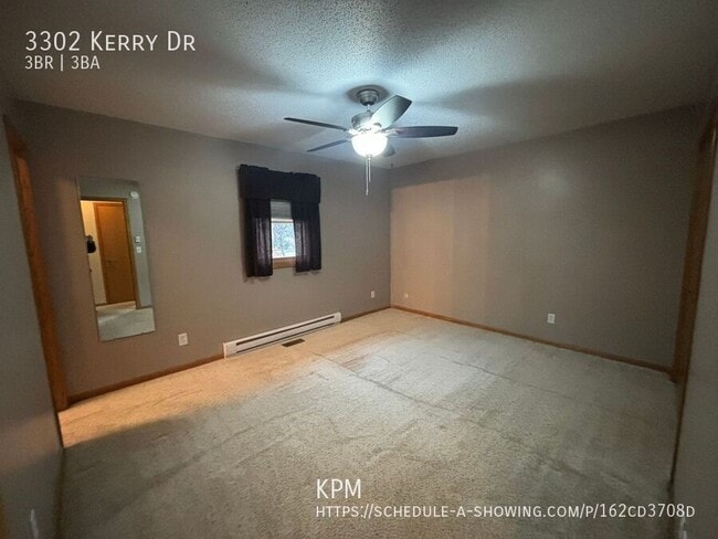 Building Photo - 3302 Kerry Dr