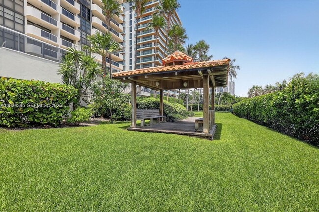 Building Photo - 5757 Collins Ave