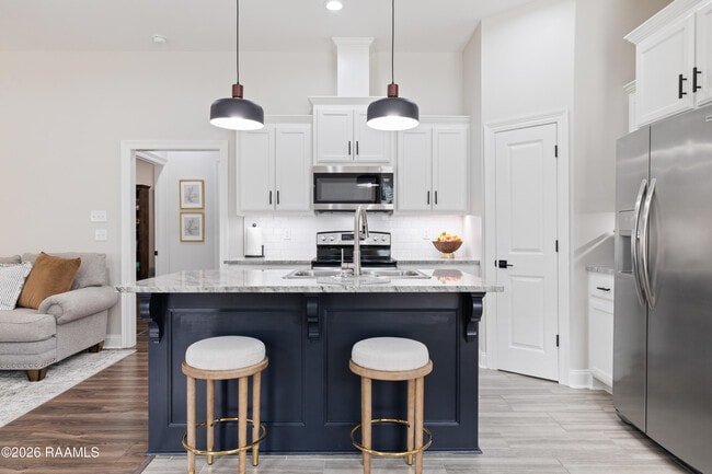 Building Photo - 901 Russo Rd