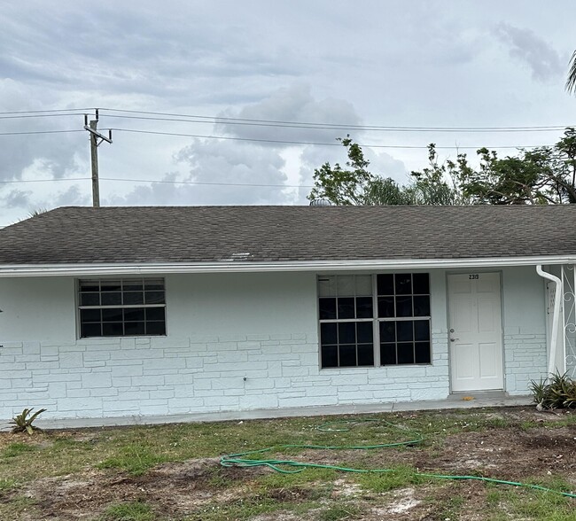 Building Photo - 2319 NE Rustic Way