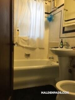 Building Photo - 349 Pleasant St