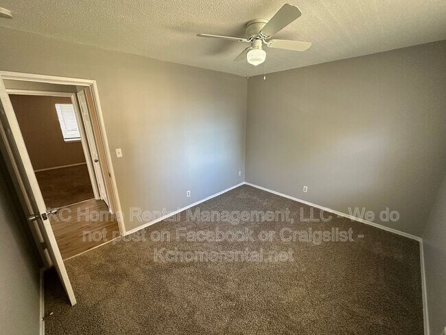 Building Photo - 9338 Bluejacket St