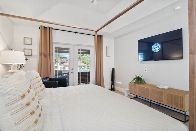 Building Photo - 6 Clinton Ct N