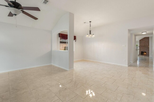 Building Photo - 21812 Whispering Forest Dr