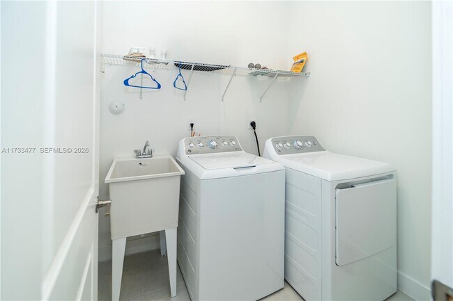 Building Photo - 4354 SW 122nd Ter