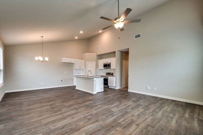 Building Photo - GORGEOUS 3 BEDROOM FOUR PLEX LOCATED IN MI...
