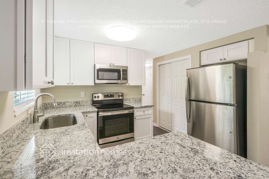 Building Photo - 3803 Cullen St