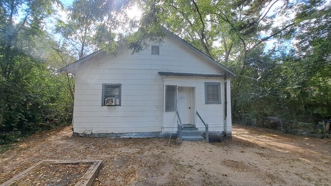 Building Photo - 389 Quick St