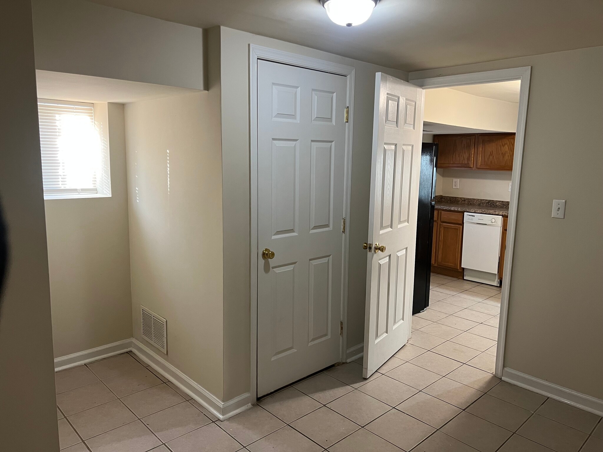 Bedroom - 818 Whitelock St