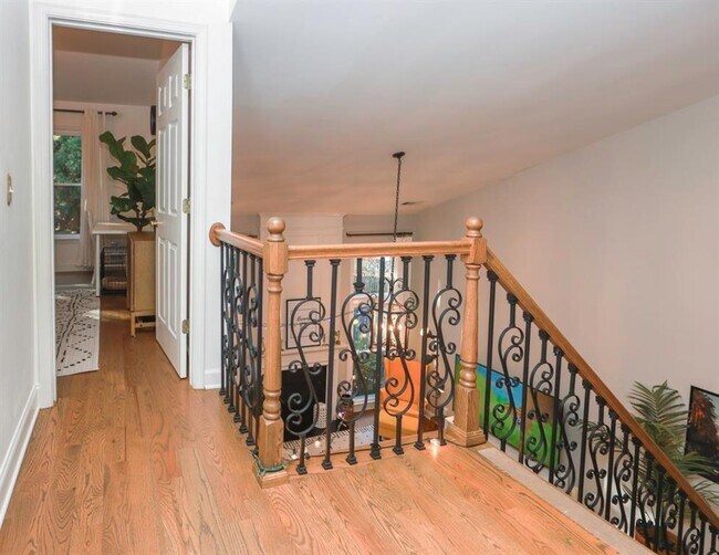 Building Photo - 9900 Barston Ct